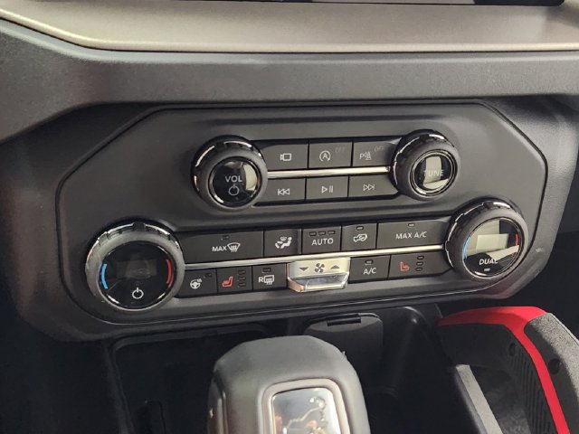 New 2026 Ford Bronco Outer Banks w/ Sasquatch Package AWD/4WD image 18