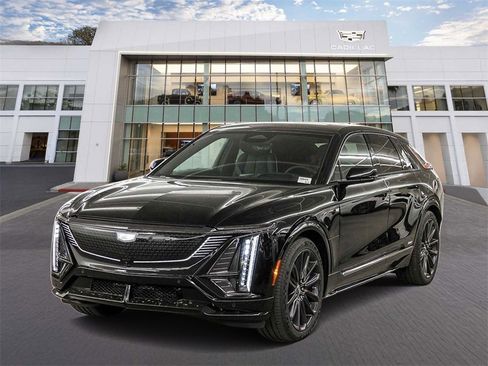 New 2026 Cadillac Lyriq V image 3