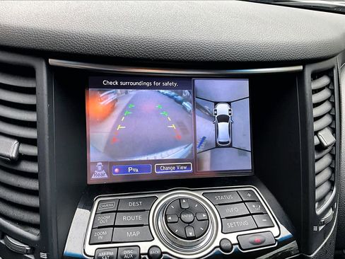 Used 2016 INFINITI QX70 w/ Premium Package image 27