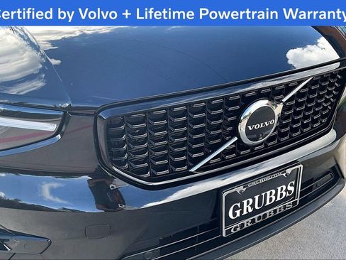 Certified 2025 Volvo XC40 B5 Plus image 36