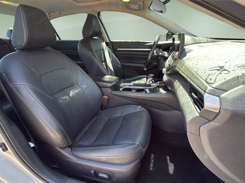Used 2023 Nissan Altima 2.5 SL FWD image 11