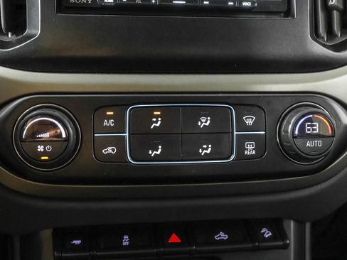 Used 2015 Chevrolet Colorado Z71 AWD/4WD image 29