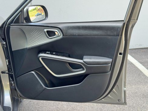 Used 2022 Kia Soul LX w/ Technology Package FWD image 36