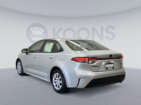 Used 2023 Toyota Corolla LE image 4