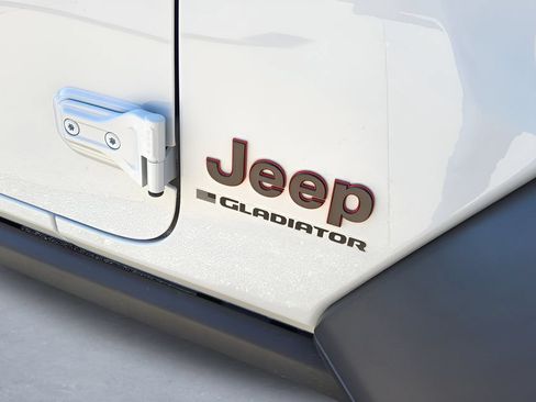 Used 2023 Jeep Gladiator Mojave w/ LED Lighting Group AWD/4WD image 53