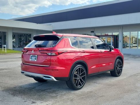 Used 2023 Mitsubishi Outlander SE FWD image 6
