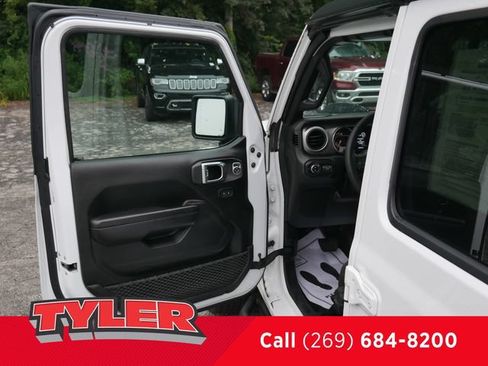 Used 2021 Jeep Gladiator Sport w/ Quick Order Package 24Q 80Th AWD/4WD image 18