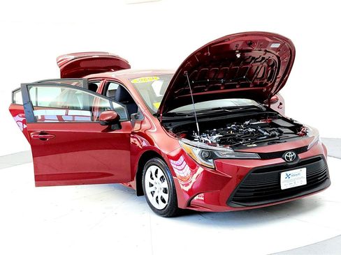 Used 2024 Toyota Corolla LE image 9