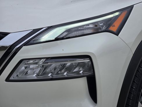 Used 2023 Nissan Rogue SV image 28