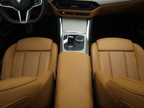 Used 2025 BMW M440i Coupe w/ Premium Package image 17