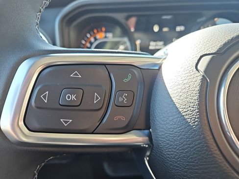 New 2025 Jeep Wrangler Sahara AWD/4WD image 25