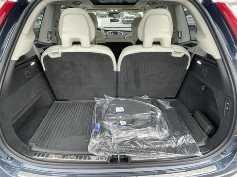 Used 2023 Volvo XC90 B6 Ultimate w/ Lounge Package image 9