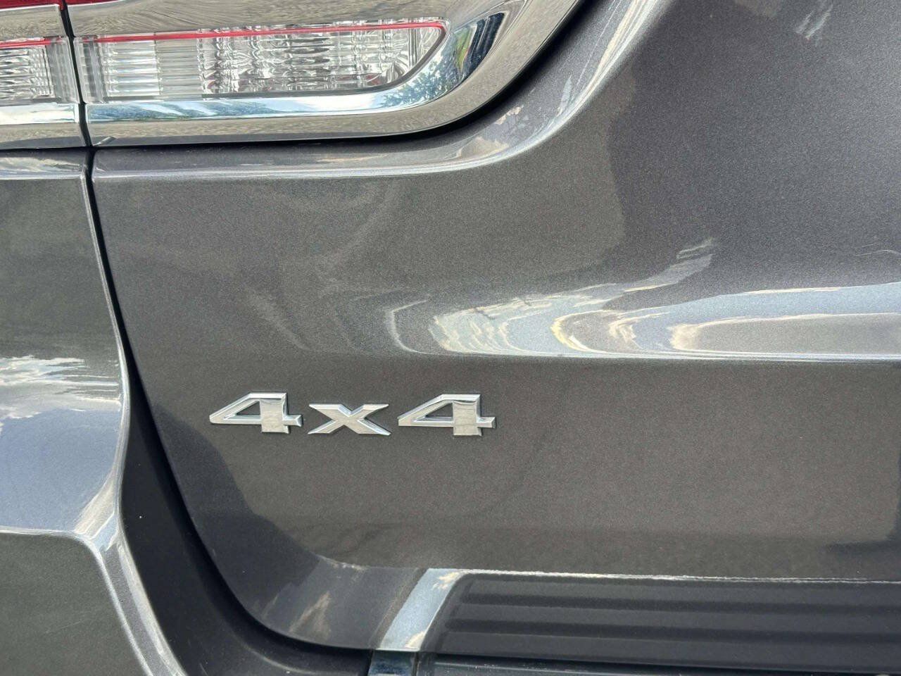 Used 2019 Jeep Grand Cherokee Limited AWD/4WD image 40