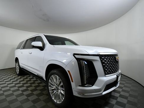 Used 2026 Cadillac Escalade ESV Luxury w/ LPO, Floor Liner Package image 17