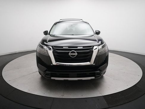 Certified 2025 Nissan Pathfinder SL image 11