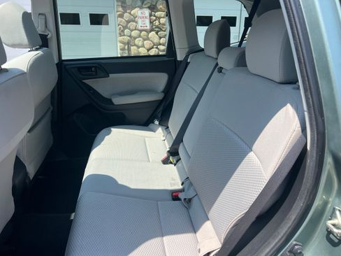 Used 2018 Subaru Forester 2.5i Premium w/ All-Weather Package AWD/4WD image 10