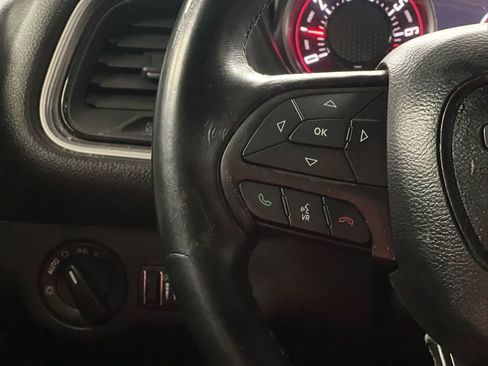 Used 2019 Dodge Challenger SXT image 12