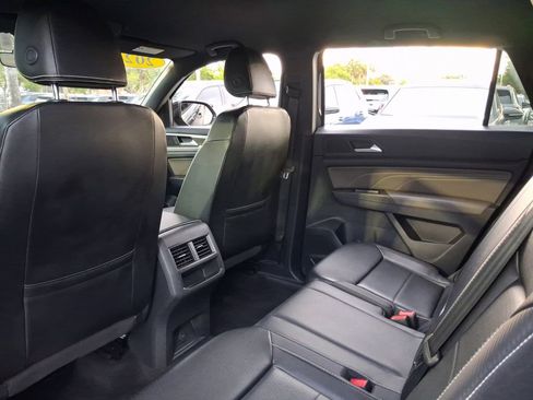 Certified 2022 Volkswagen Atlas Cross Sport SE image 7