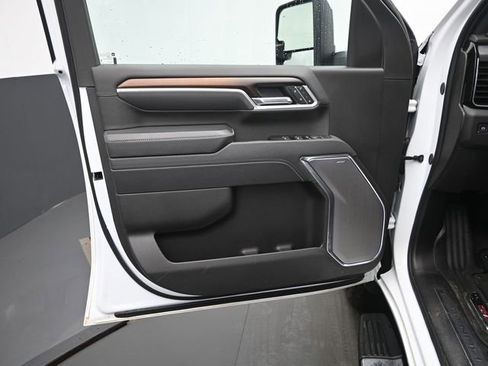 Used 2025 GMC Sierra 2500 Denali w/ Technology Package image 12