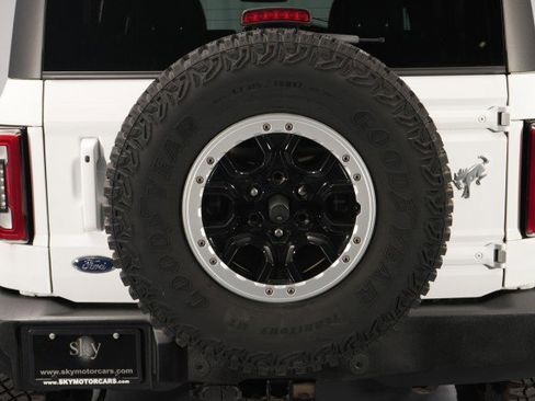 Used 2023 Ford Bronco Outer Banks w/ Sasquatch Package AWD/4WD image 16
