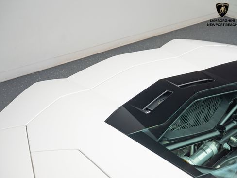 Used 2014 Lamborghini Aventador LP 700-4 image 7