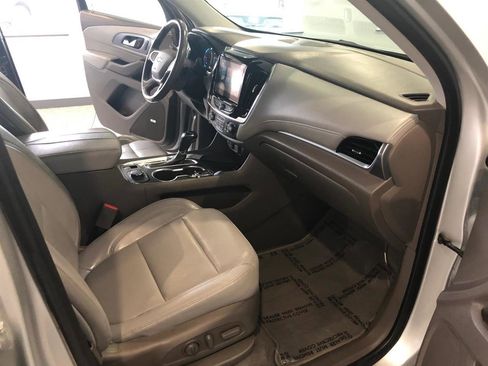 Used 2019 Chevrolet Traverse Premier image 14