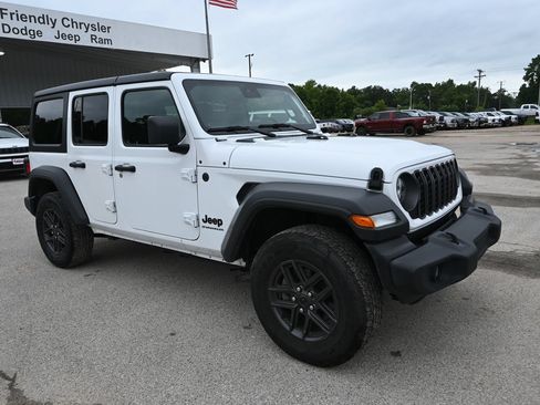 Used 2024 Jeep Wrangler Unlimited Sport AWD/4WD image 4