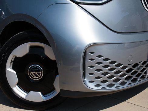 New 2025 Volkswagen ID. Buzz Pro S RWD image 3