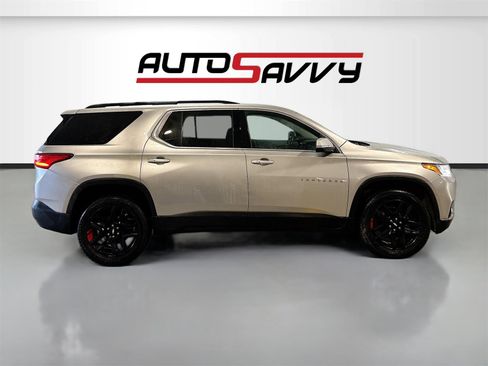 Used 2021 Chevrolet Traverse LT image 8