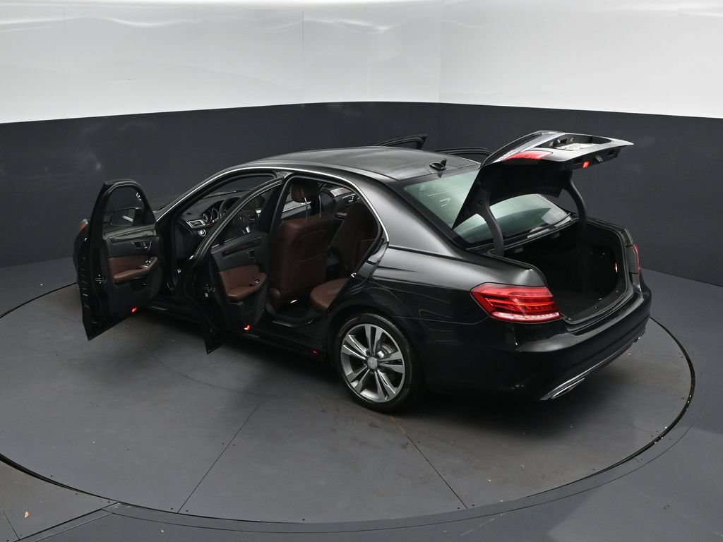 Used 2016 Mercedes-Benz E 350 4MATIC Sedan image 2