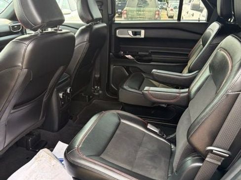 Used 2022 Ford Explorer ST-Line w/ Class IV Trailer Tow Package AWD/4WD image 8