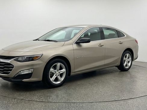 Used 2024 Chevrolet Malibu LT image 3