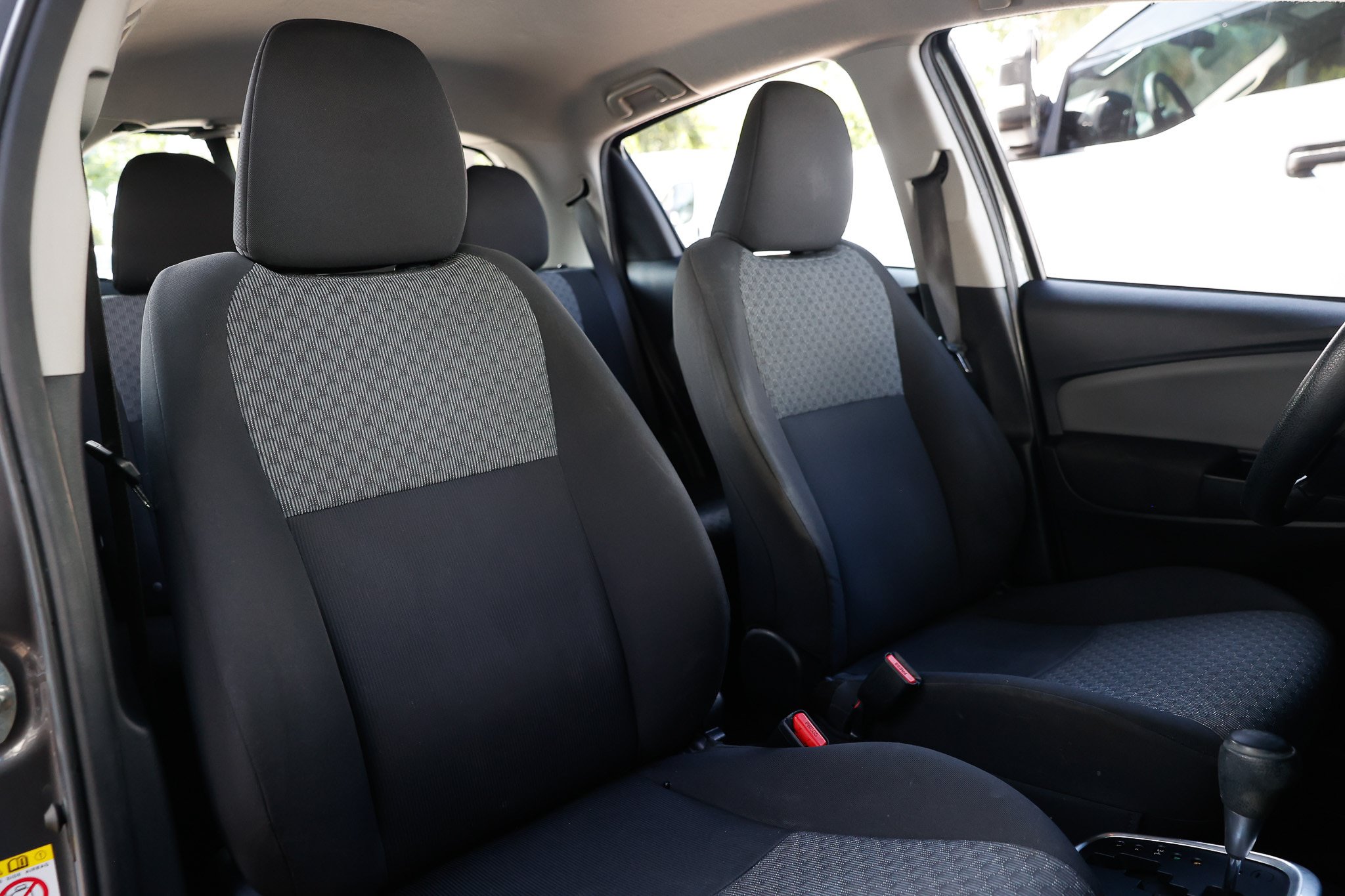 Used 2015 Toyota Yaris L FWD image 18