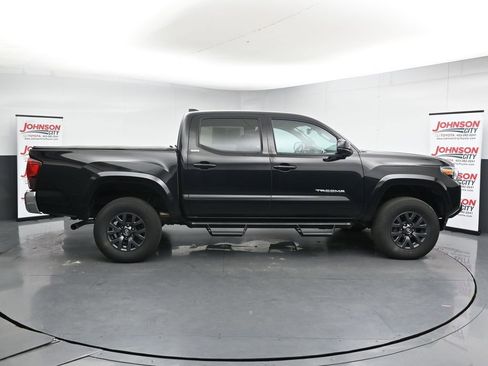 Used 2023 Toyota Tacoma SR5 AWD/4WD image 9