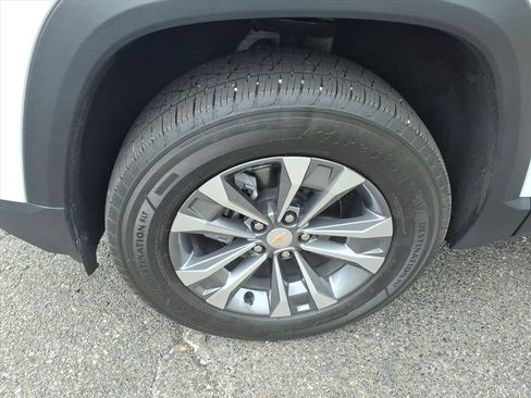 Used 2026 Chevrolet Equinox LT FWD image 10