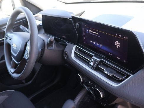 Used 2025 Chevrolet TrailBlazer LT FWD image 9