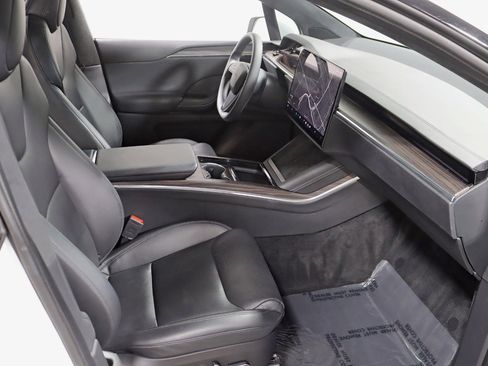 Used 2022 Tesla Model X image 33