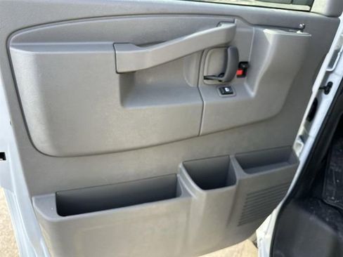 Certified 2024 Chevrolet Express 2500 LT w/ LT Preferred Equipment Group image 19