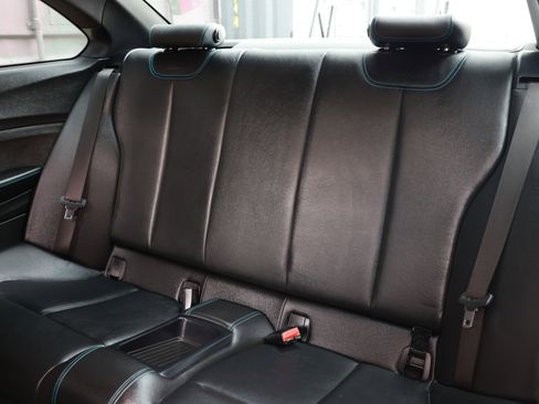 Used 2018 BMW M2 RWD image 12