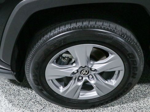 Used 2025 Toyota RAV4 XLE AWD/4WD image 10