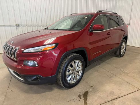 Used 2017 Jeep Cherokee Limited AWD/4WD image 6