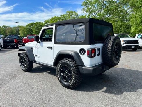 Used 2022 Jeep Wrangler Sport AWD/4WD image 9
