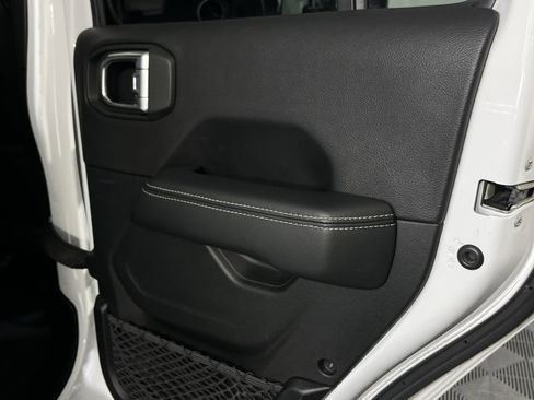 Used 2023 Jeep Wrangler Unlimited Sahara w/ Cold Weather Group image 30