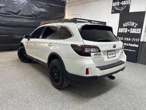 Used 2017 Subaru Outback 3.6R Limited w/ Popular Package #5 AWD/4WD image 4