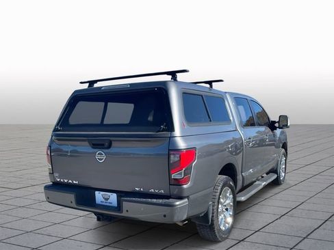 Used 2021 Nissan Titan SL w/ Moonroof Package image 7