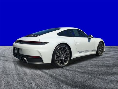 Used 2025 Porsche 911 Carrera RWD image 4