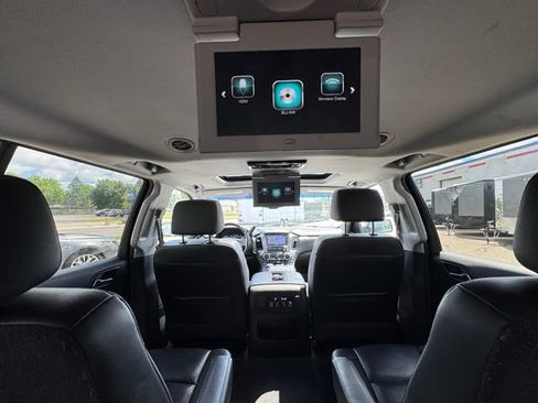 Used 2019 Chevrolet Suburban Premier AWD/4WD image 17
