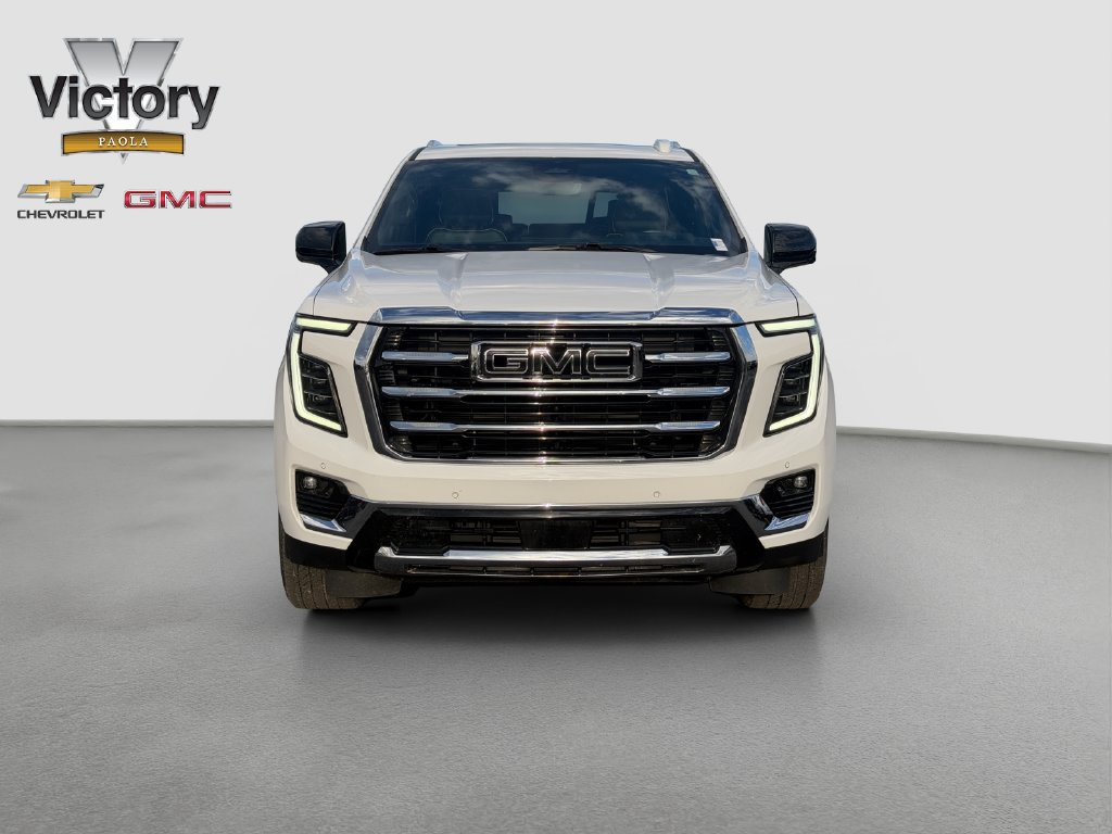 Used 2025 GMC Yukon Elevation w/ Elevation Premium Package AWD/4WD image 2