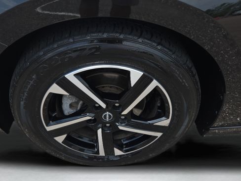 Used 2024 Nissan Sentra SV FWD image 9