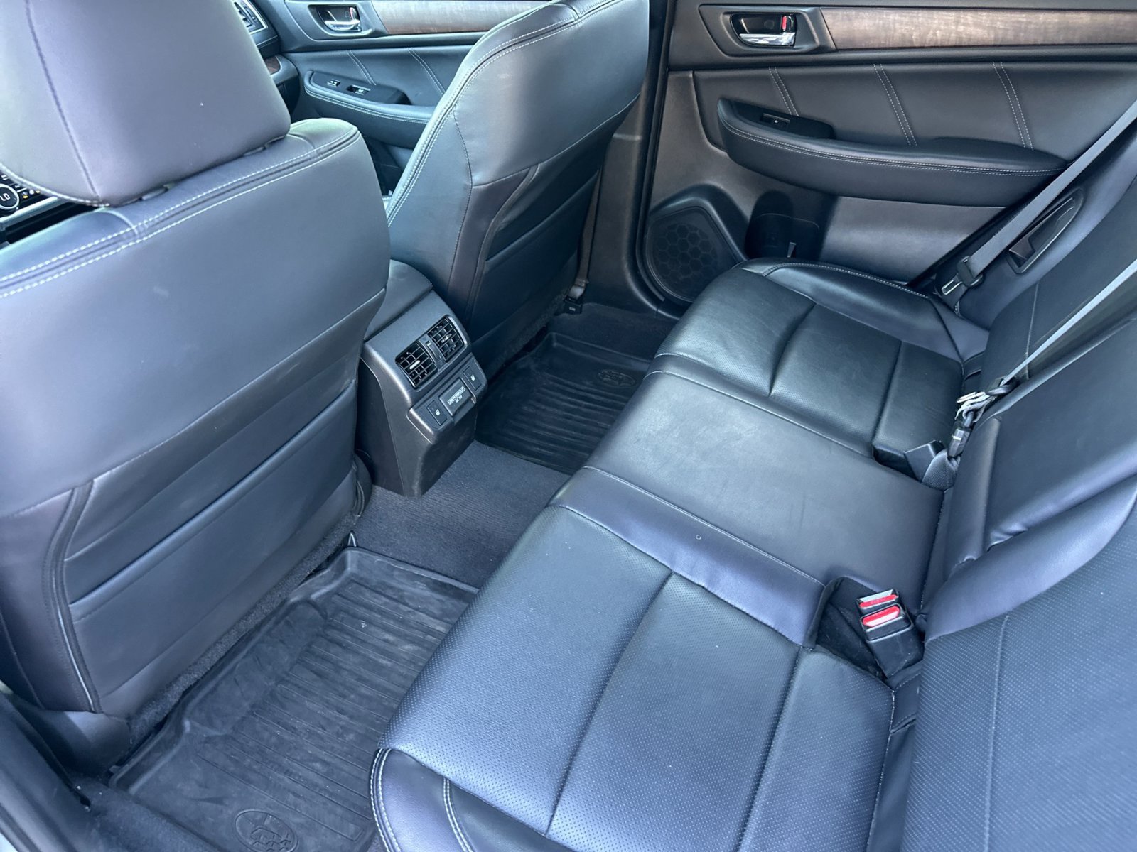 Used 2018 Subaru Outback 2.5i Limited AWD/4WD image 12